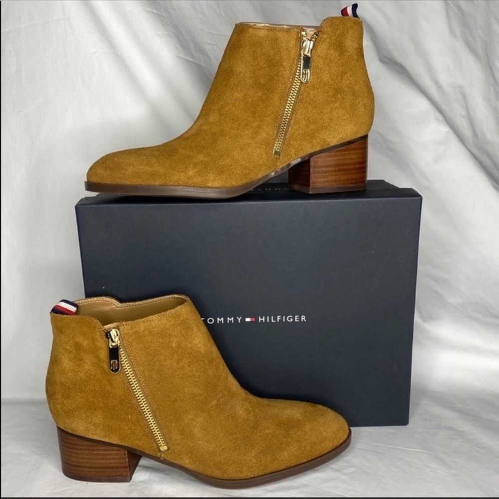 Tommy Hilfiger Tan Suede Ankle Booties Boots SHOES zippers work  Size 8